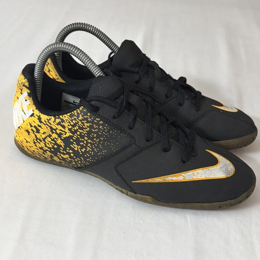 Nike Bombax IC 826487 002 Indoor Soccer Shoes Black‎ Yellow Boys Youth Size 5Y